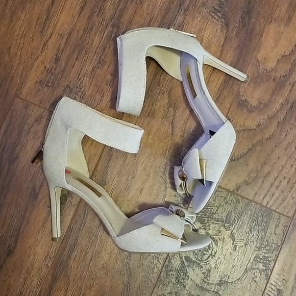 Peep Toe Heels - Picture 4 of 6